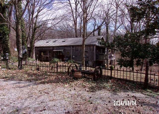 Property at 2909 V T Crawley, Morganfield, KY 42437, 3 beds, 2.5 baths