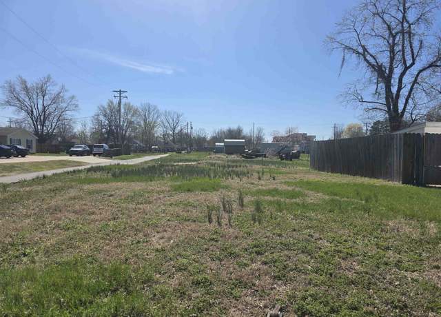Property at 1016 Washington St, Henderson, KY 42420