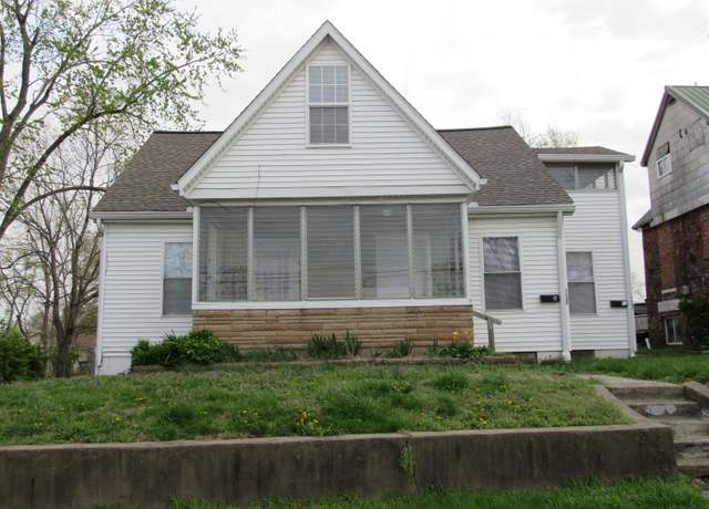 Property at 1137 Clay St, Henderson, KY 42420, 3 beds, 2 baths