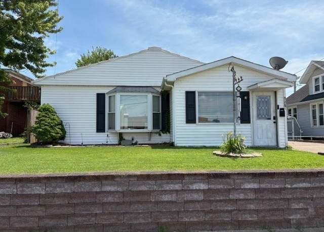 Property at 125 N Ingram St, Henderson, KY 42420, 3 beds, 1 bath