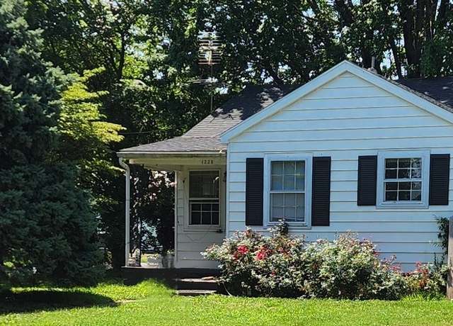 Property at 1228 Obyrne St, Henderson, KY 42420, 2 beds, 1 bath