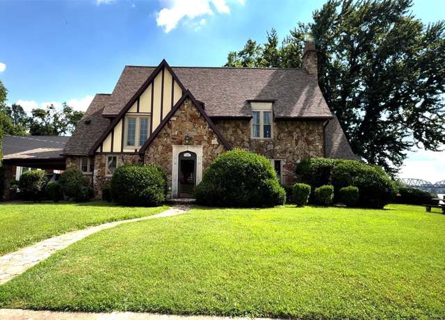 Property at 100 Eighth St, Henderson, KY 42420, 4 beds, 3 baths