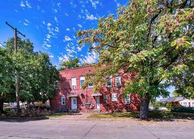 Property at 738 First St, Hendeson, KY 42420, 3 beds, 3 baths