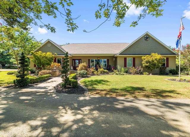 Property at 3105 Smith Staples Rd, Henderson, KY 42420, 6 beds, 4.5 baths