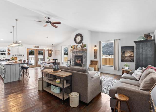 Property at 537 Rainbow Ridge Trl, Columbia Falls, MT 59912, 4 beds, 3 baths