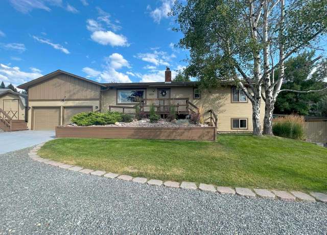 Property at 6240 St Thomas Dr, Missoula, MT 59803, 4 beds, 2.5 baths