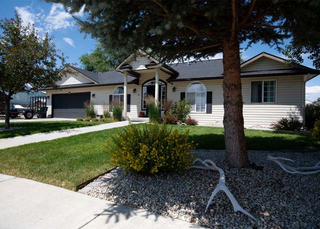 Property at 126 Kayne Rd, Hamilton, MT 59840, 3 beds, 2 baths