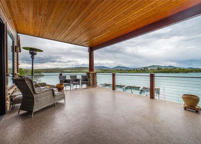 Property at 602 6th St W, Polson, MT 59860, 4 beds, 4.5 baths
