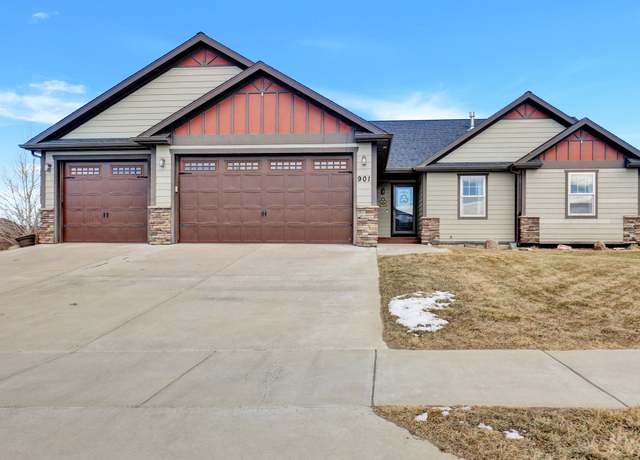 Property at 901 NE 40th Ave NE, Great Falls, MT 59404, 5 beds, 3 baths