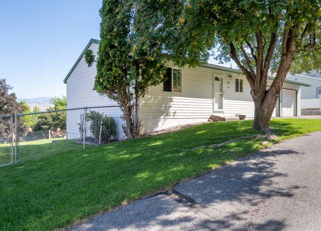 Property at 200 Northview Dr, Missoula, MT 59803, 3 beds, 2 baths
