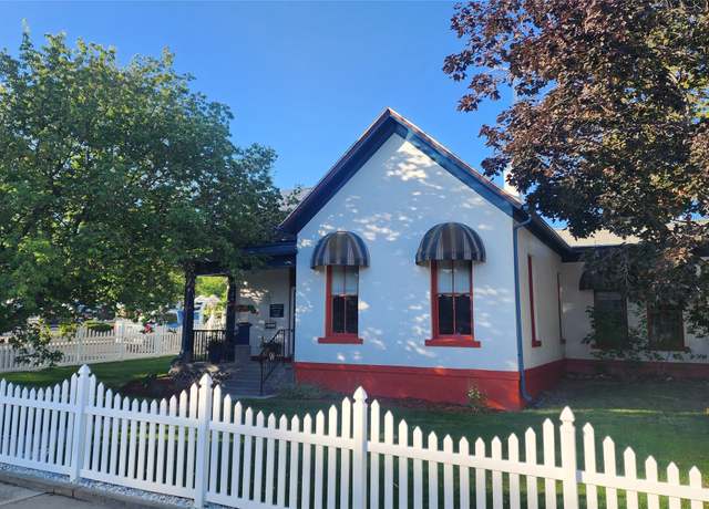 Property at 221 5th Ave, Helena, MT 59601, 3 beds, 1 bath
