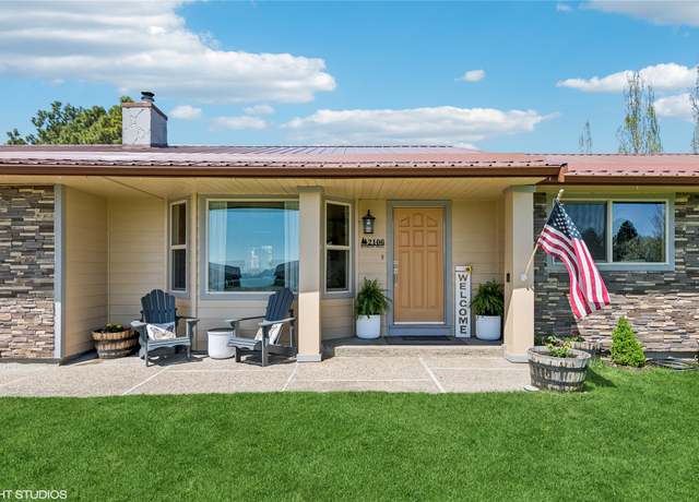 Property at 2106 Mission Trl, Kalispell, MT 59901, 3 beds, 2.5 baths