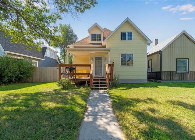 Property at 1412 6th Ave N, Great Falls, MT 59401, 3 beds, 2 baths