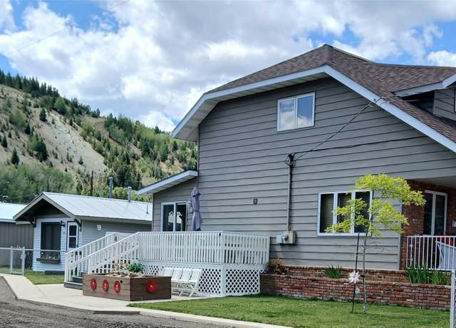 Property at 821 E 6th St, Anaconda, MT 59711, 3 beds, 2 baths