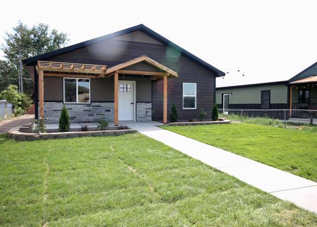 Property at 1436 8th Ave NW, Great Falls, MT 59404, 3 beds, 2 baths