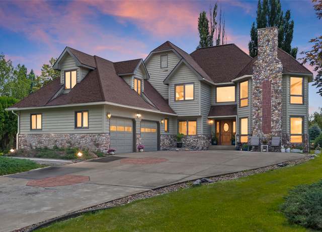 Property at 112 River View Dr, Kalispell, MT 59901, 5 beds, 3.5 baths