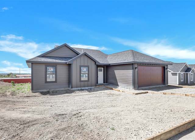 Property at 1112 Skyline Dr NE, Great Falls, MT 59404, 4 beds, 2 baths