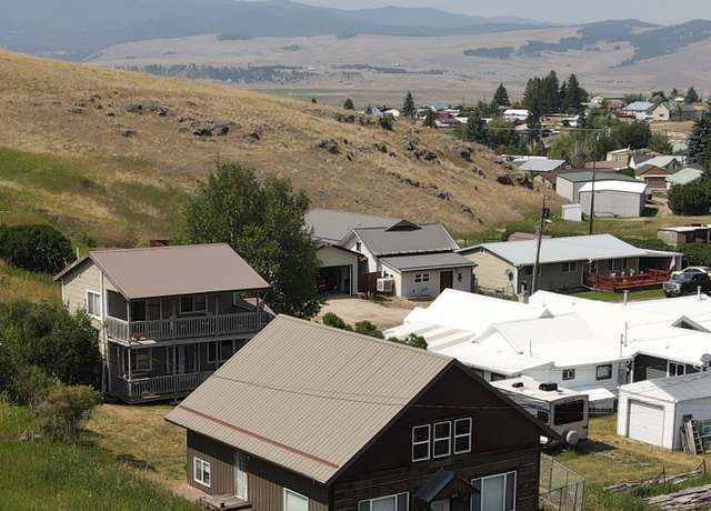 Property at 136 Duffy St, Philipsburg, MT 59858, 3 beds, 3.5 baths