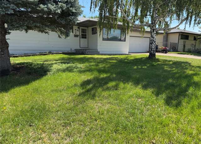 Property at 701 55th St S, Great Falls, MT 59405, 5 beds, 2 baths