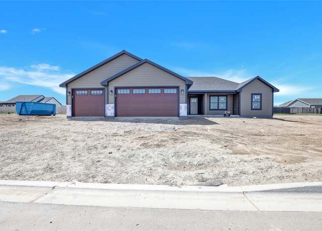 Property at 208 42nd Ave NE, Great Falls, MT 59404, 5 beds, 2 baths