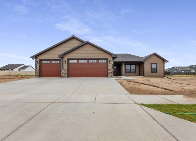 Property at 208 42nd Ave NE, Great Falls, MT 59404, 5 beds, 2 baths