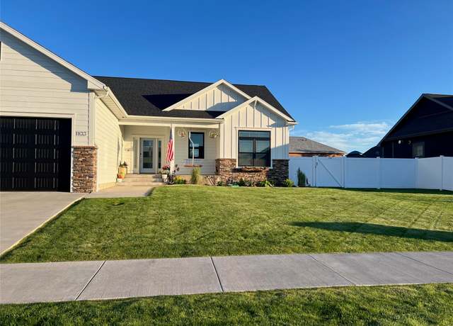 Property at 1100 Choteau Ave NE, Great Falls, MT 59404, 5 beds, 3 baths