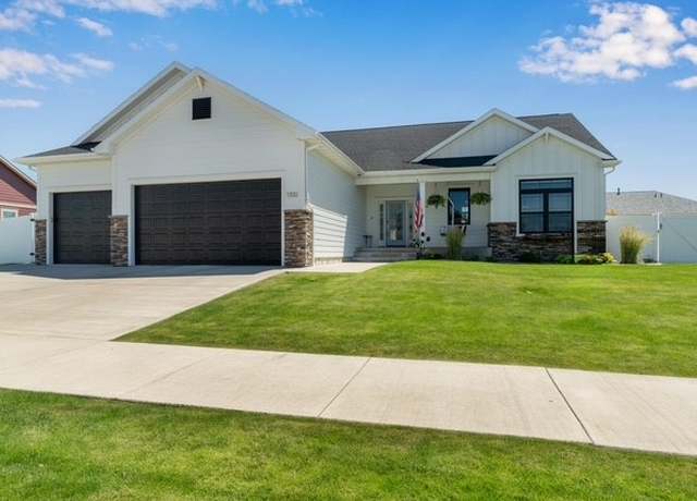 Property at 1100 Choteau Ave NE, Great Falls, MT 59404, 5 beds, 3 baths