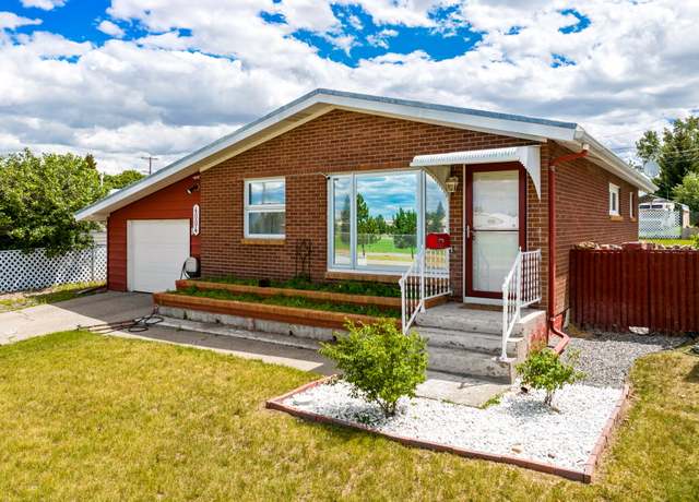 Property at 4004 3rd Ave S, Great Falls, MT 59405, 4 beds, 2 baths