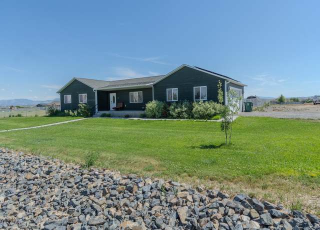 Property at 3319 Ivy Dr, Helena, MT 59602, 3 beds, 2 baths