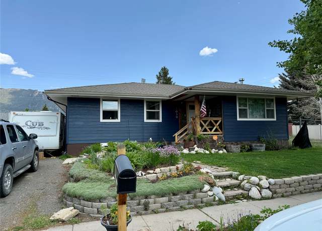 Property at 2030 Adams Ave, Butte, MT 59701, 6 beds, 2 baths
