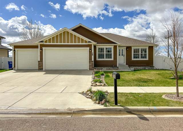 Property at 48 37th Ave NE, Great Falls, MT 59404, 5 beds, 3 baths