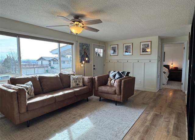 Property at 637 33rd Ave NE, Great Falls, MT 59404, 4 beds, 2 baths