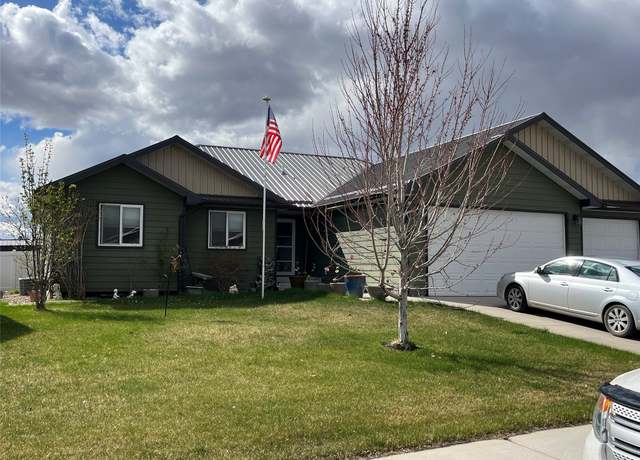 Property at 712 48th St N, Great Falls, MT 59405, 3 beds, 2 baths