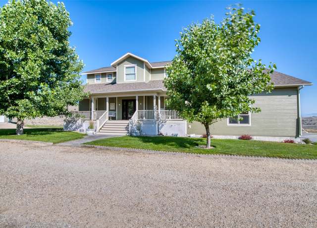 Property at 825 Mystic Horse Ln, Corvallis, MT 59828, 4 beds, 3.5 baths