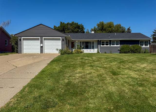 Property at 3417 5th Ave S, Great Falls, MT 59405, 3 beds, 2 baths