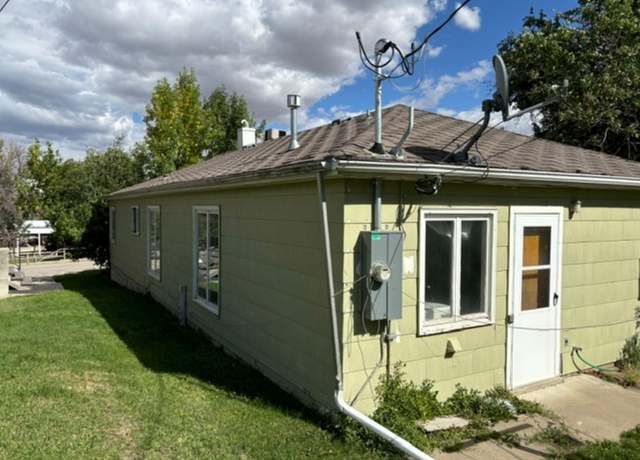Property at 320 2nd St S, Shelby, MT 59474, 2 beds, 1 bath