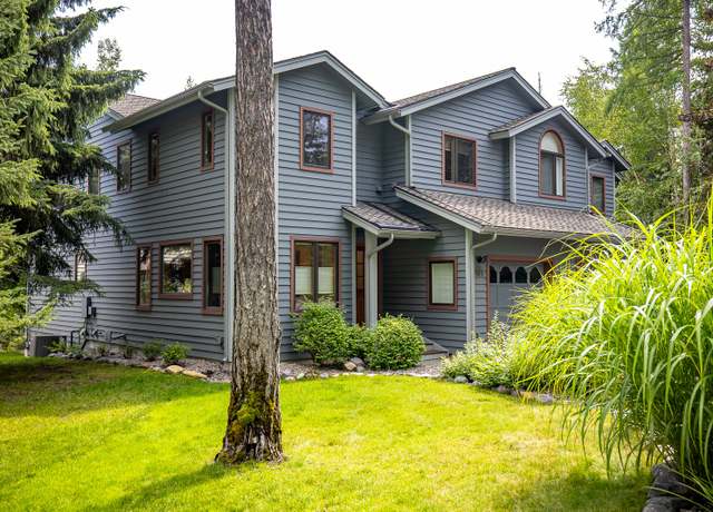 Property at 1750 E Lakeshore Dr, Whitefish, MT 59937, 4 beds, 2.5 baths