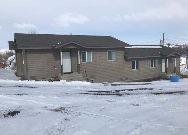 Property at 138 10th Ave N, Shelby, MT 59474