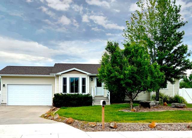 Property at 2801 Encino Dr, Great Falls, MT 59404, 6 beds, 3 baths