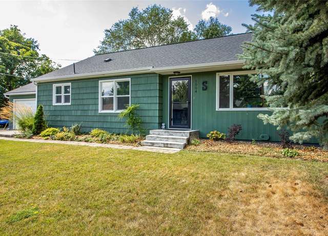 Property at 1004 Park Ave, Whitefish, MT 59937, 3 beds, 2 baths