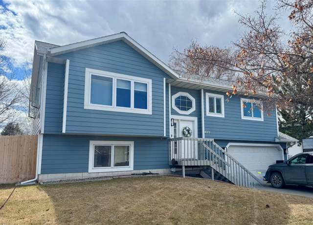 Property at 423 Paxon St, Helena, MT 59602, 4 beds, 2.5 baths