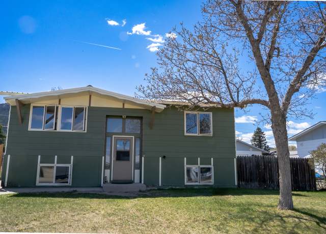 Property at 1827 Hollins Ave, Helena, MT 59601, 4 beds, 2 baths