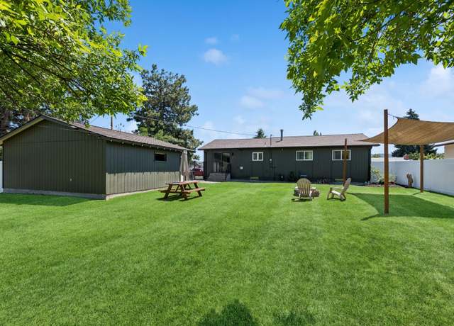 Property at 315 Liberty St, Kalispell, MT 59901, 4 beds, 1.5 baths