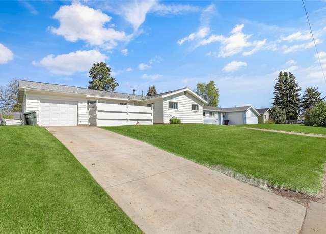 Property at 732 48th St S, Great Falls, MT 59405, 3 beds, 2 baths