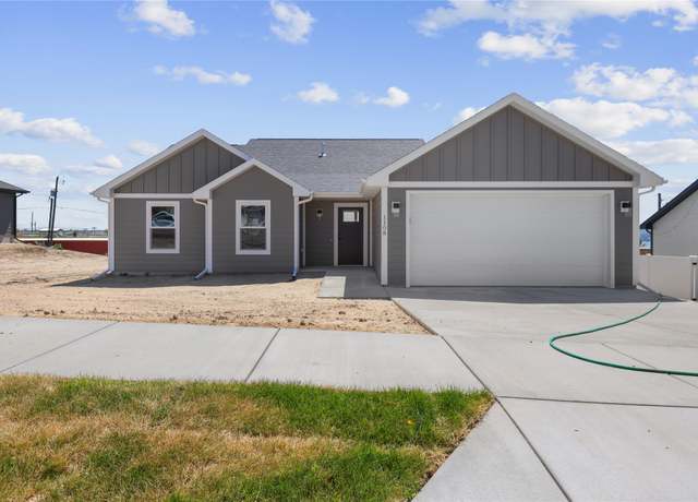 Property at 1108 Skyline Dr NE, Great Falls, MT 59404, 4 beds, 2 baths