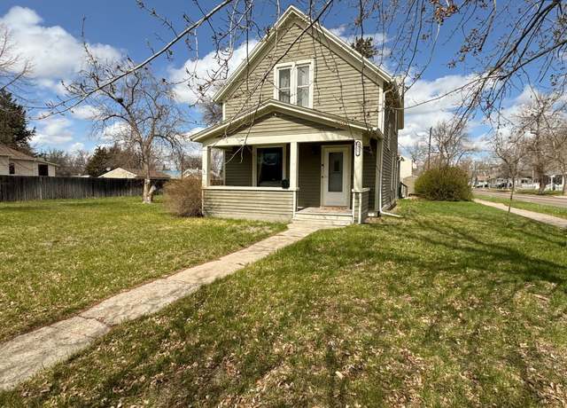 Property at 2527 1st Ave S, Great Falls, MT 59401, 3 beds, 2 baths