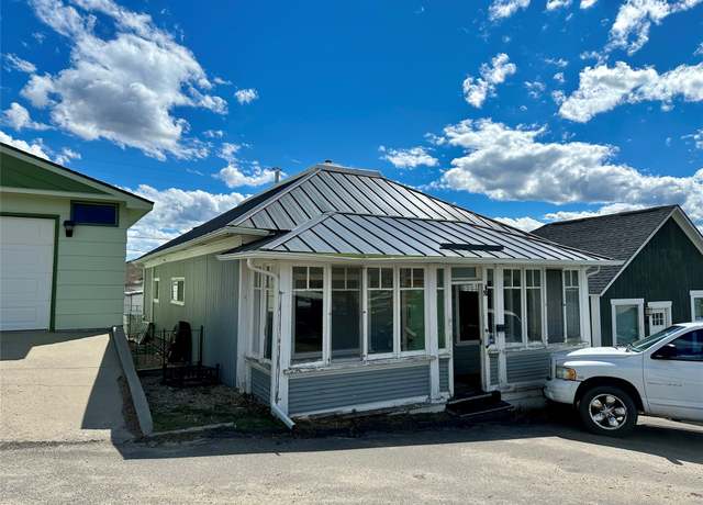 Property at 76 Missoula Ave, Butte, MT 59701, 2 beds, 1 bath