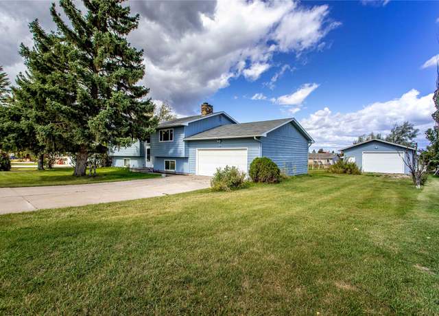 Property at 455 Meadow Hills Dr, Kalispell, MT 59901, 4 beds, 3 baths