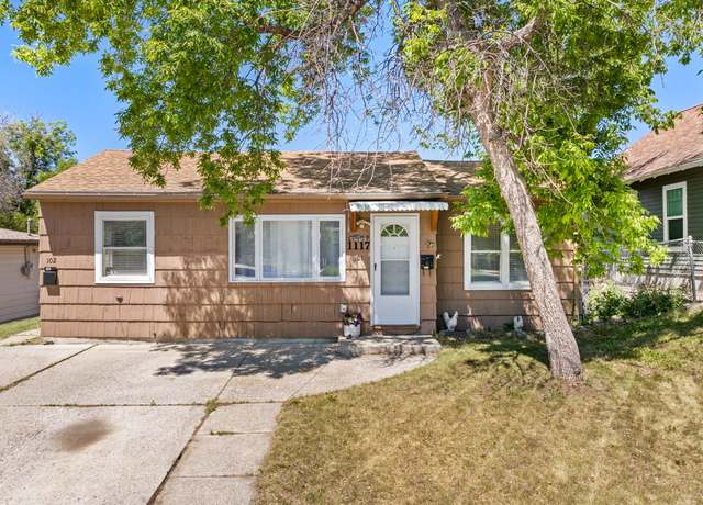 Property at 1117 8th Ave S, Great Falls, MT 59405, 4 beds, 2 baths