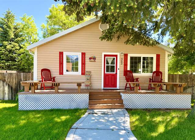 Property at 302 N 6th St, Hamilton, MT 59840, 3 beds, 1 bath